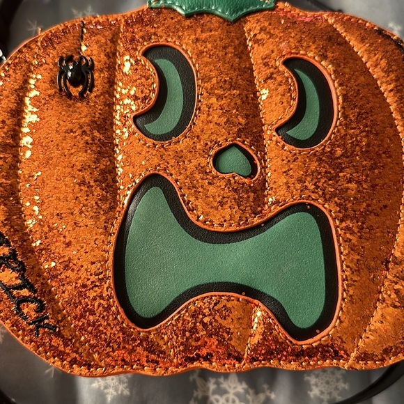 Betsey Johnson Halloween Pumpkin Sparkle Glow-In-The-Dark 2 face crossbody purse - Picture 12 of 15